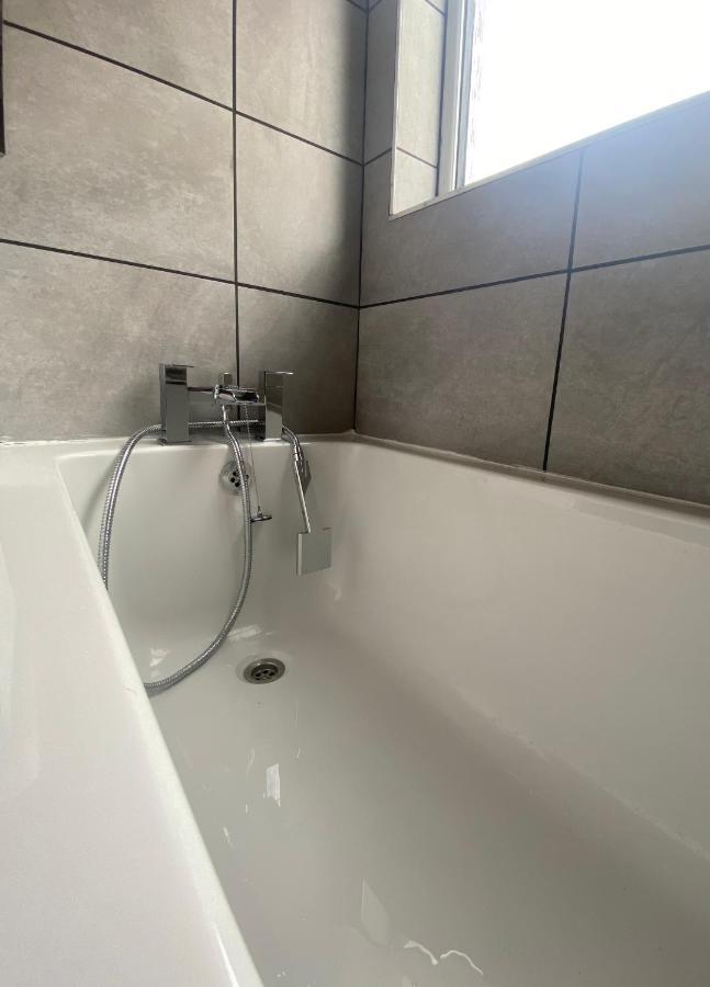 Modern 2 Bed Apartment & Free Parking Canterbury Exterior foto